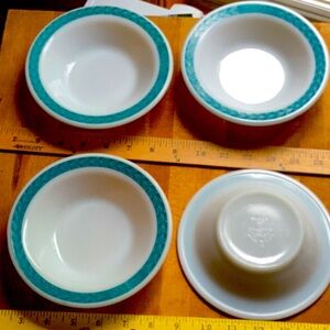 ⚜️ PYREX Milk Glass  Corning TURQUOISE Laurel Leaf & Flowers Band BOWL  6.5” EVC